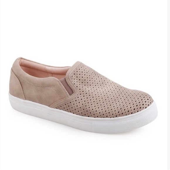 AMS Shoes - AMS - L Sz 6 1/2. Taupe Layla slip on sneaker. soft & cushiony GREAT CONDITION!